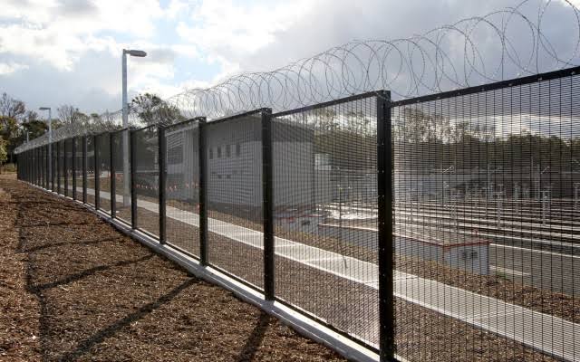 perimeter fence design 